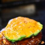 アボカドチェダーチーズバーガー