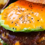 アボカドチェダーチーズバーガー