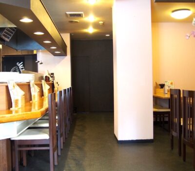 店の内観